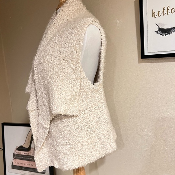 Hem & Thread Fuzzy Textured Knit Drape Front Vest Cardigan Cream M L - Picture 2 of 8